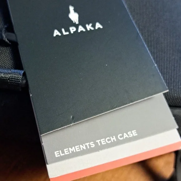 Alpaka Black Tech Case Crossbody - Picture 2 of 5